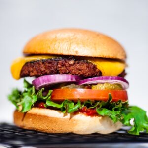 LA TABLA VEGANBURGER GUACAMOLE JA KINOAGA